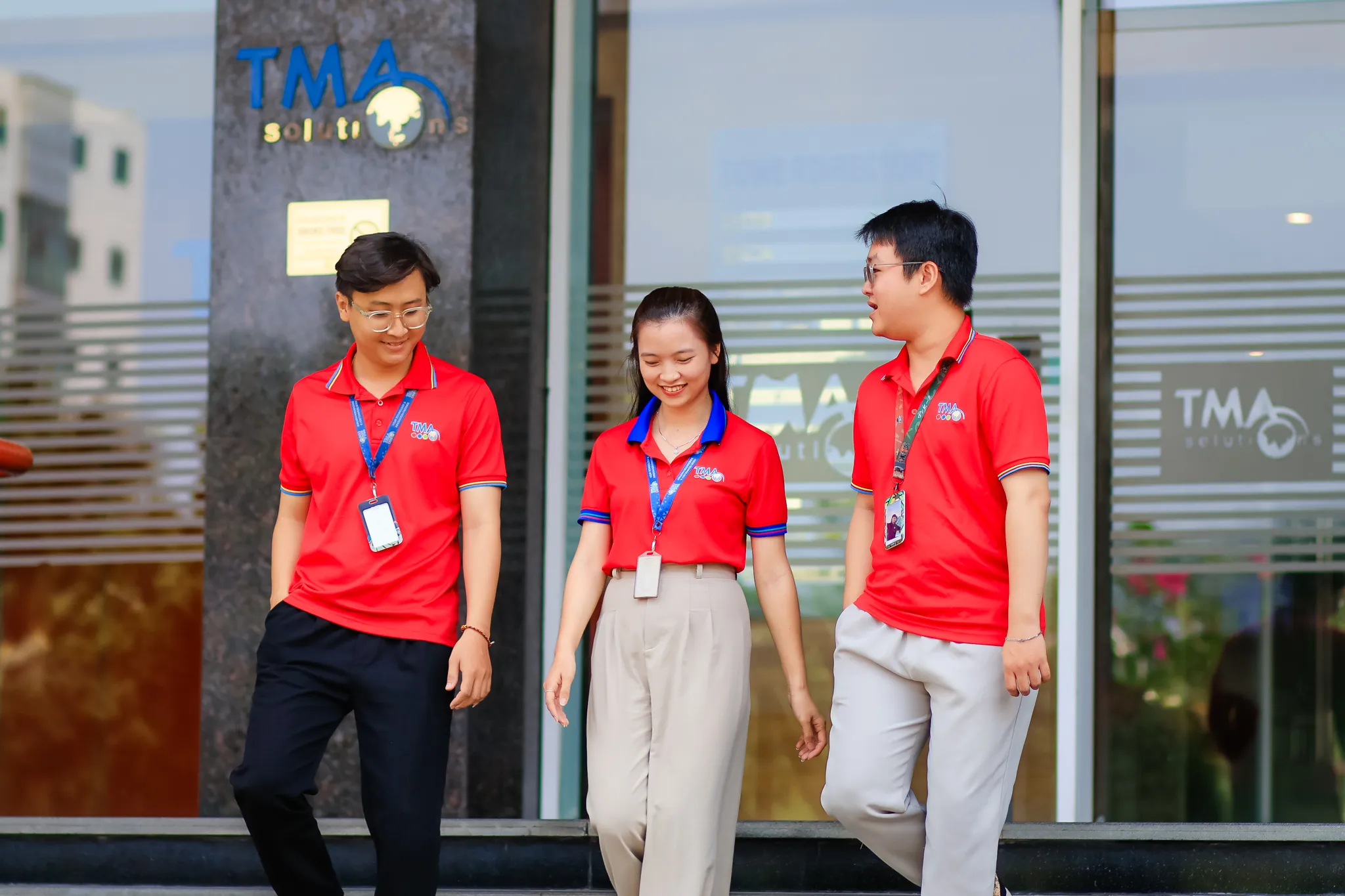 Môi trường làm việc <br/>chuyên nghiệp & Thân thiện